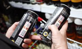 Продажа несовершеннолетним энергетиков будет запрещена с 1 марта 2025 года.